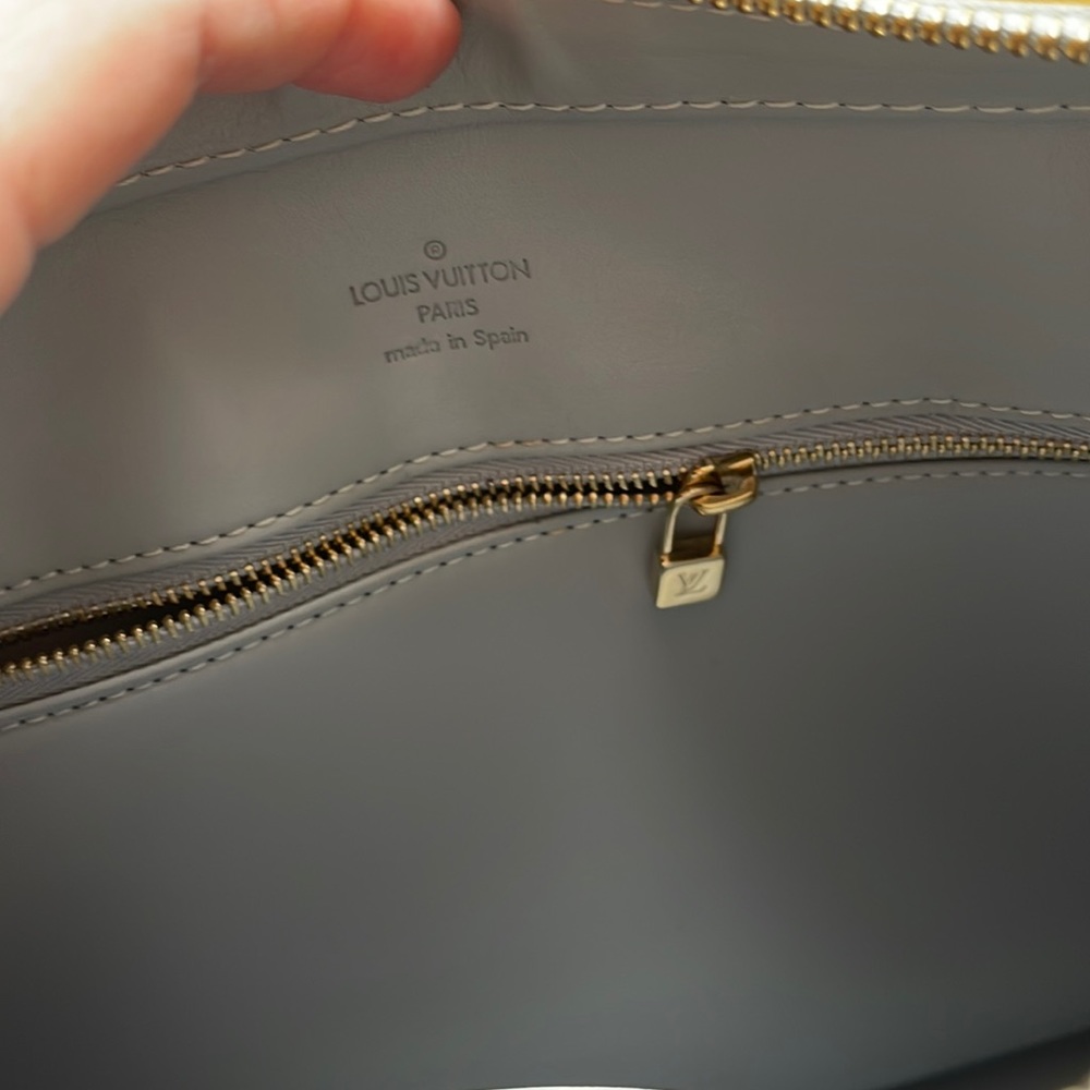 Louis Vuitton Vernis Houston - Picture 9 of 13